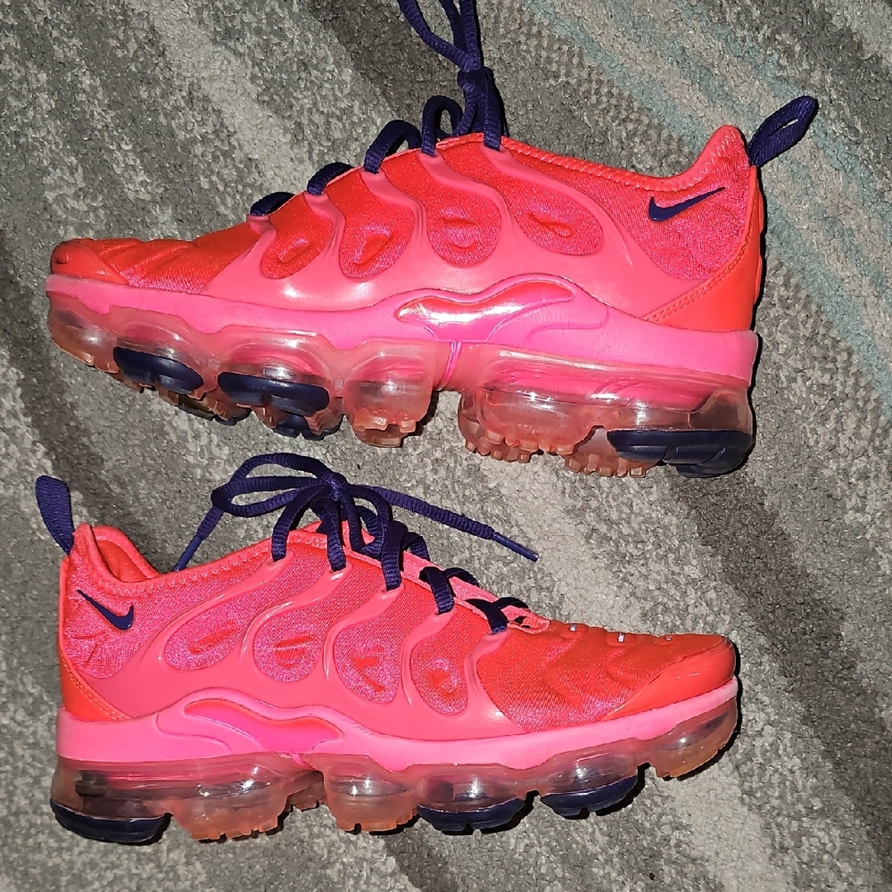Women's Nike Air VaporMax Plus Bright Crimson Pink Blast